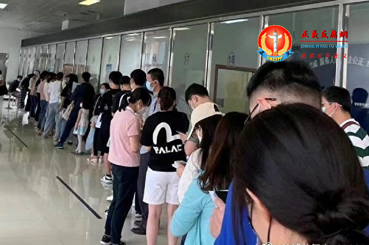 上海音乐教培机构小音咖门店已全部关闭,教师被拖欠工资,家长退款难。6月15日,学生家长们为维权讨说法。.png 上海音乐教培机构小音咖门店已全部关闭,教师被拖欠工资,家长退款难。6月15日,学生家长们为维权讨说法。.png